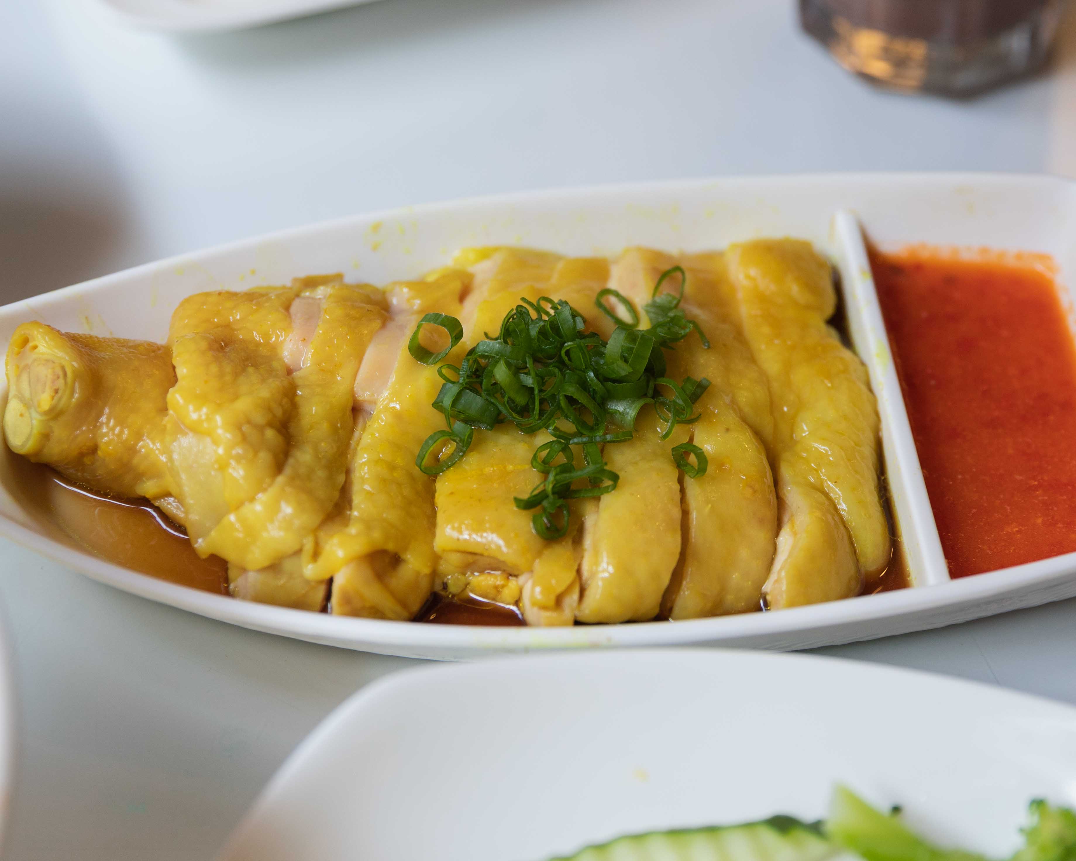 新竹美食「Daima 大馬南洋料理」金山街美食推薦，迷人的海南雞飯配上美祿，必吃馬來西亞料理！