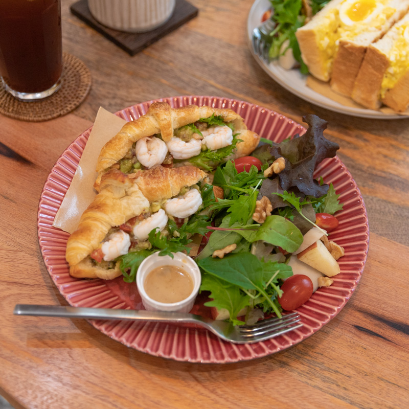 新竹美食-階段甜點，人氣打卡新竹咖啡廳、手作戚風蛋糕和輕食，包下早午餐與下午茶。