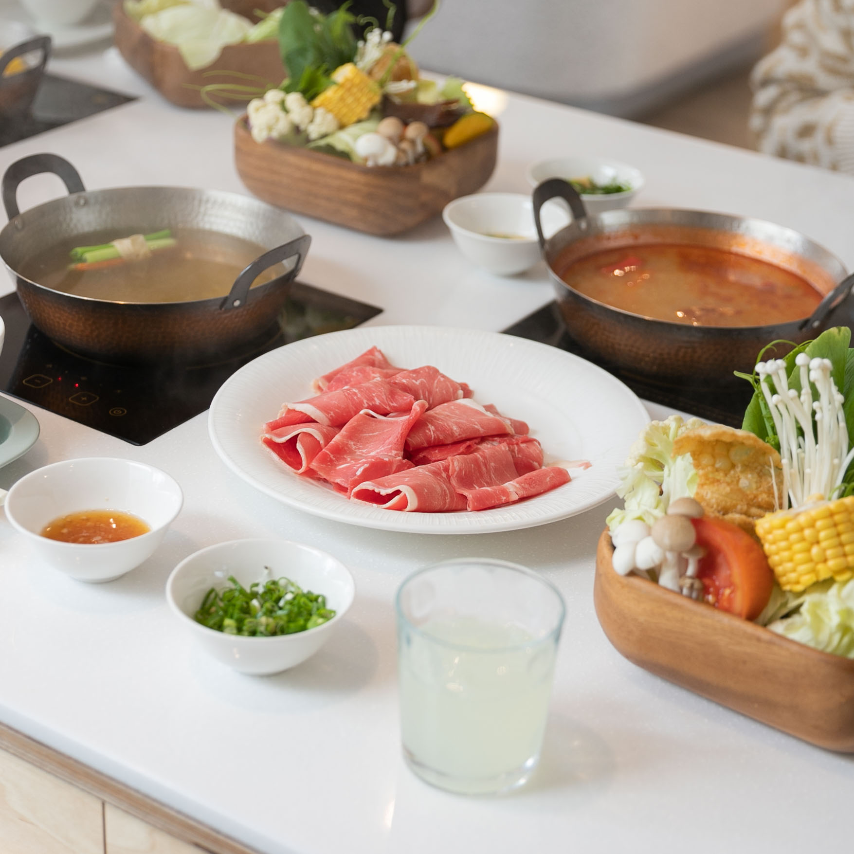 新竹美食-柚一鍋日式鍋物，日系清新風格火鍋，享受迷人柚香大蔥雞湯鍋底。
