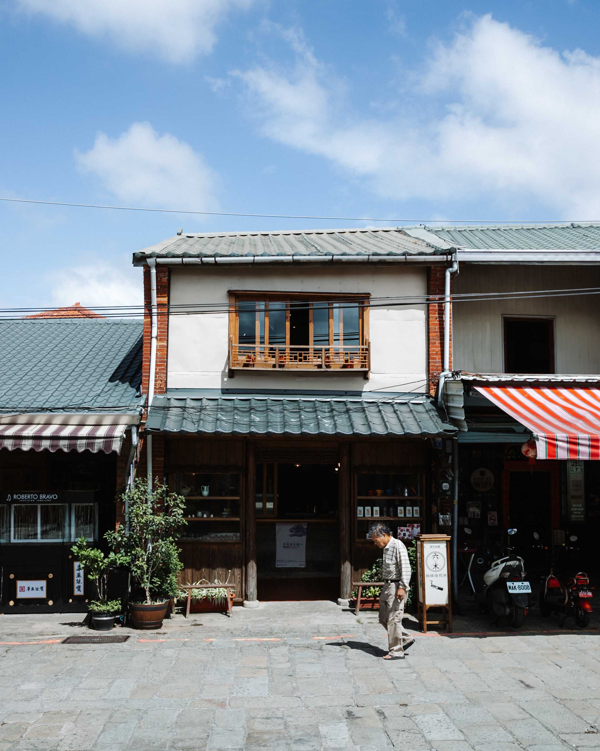 新竹美食｜六木珈琲焙煎所 熱鬧北埔老街中的咖啡廳，入內靜靜的享受輕啜一口美好。