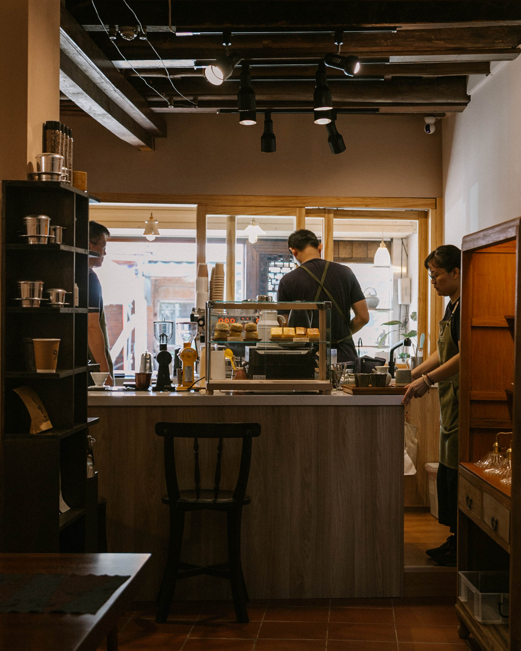 新竹美食｜六木珈琲焙煎所 熱鬧北埔老街中的咖啡廳，入內靜靜的享受輕啜一口美好。