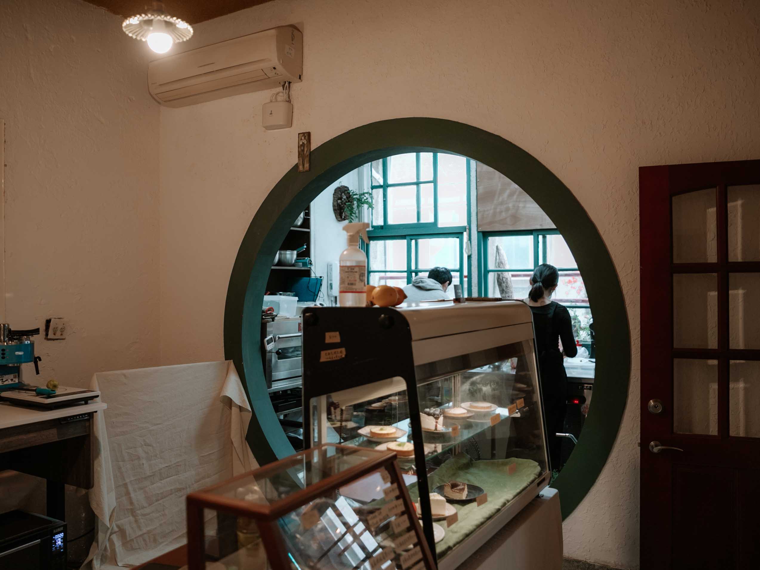 新竹美食｜綠境甜點Midori Pastry 隱藏在東南街上的秘境咖啡廳。