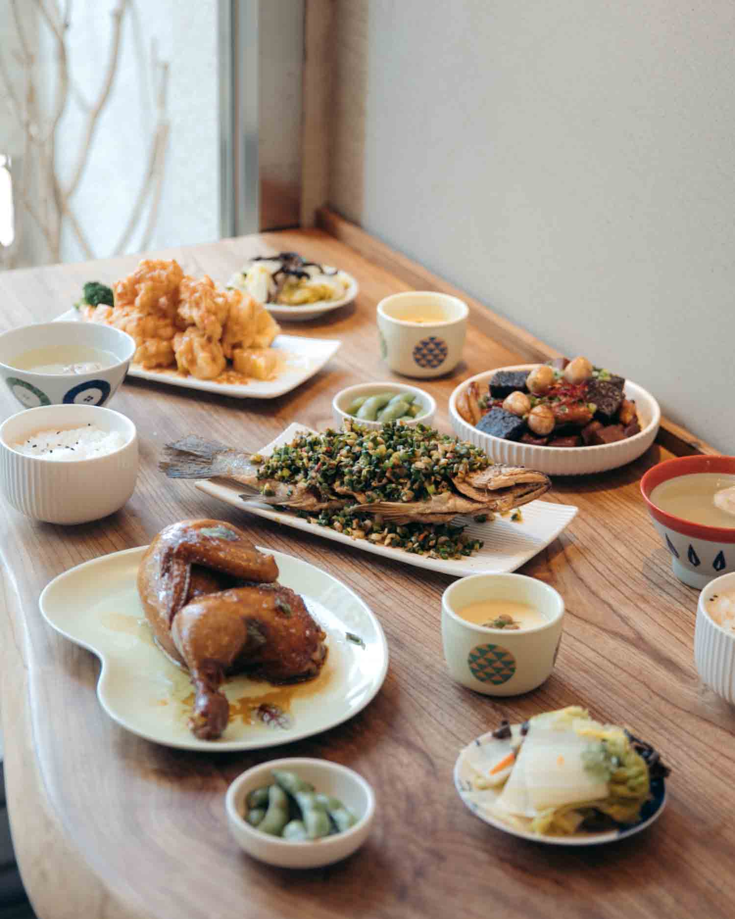 新竹美食｜湯明茶樓 質感台菜定食老宅餐廳，全天候享用台灣好茶與精緻餐點。