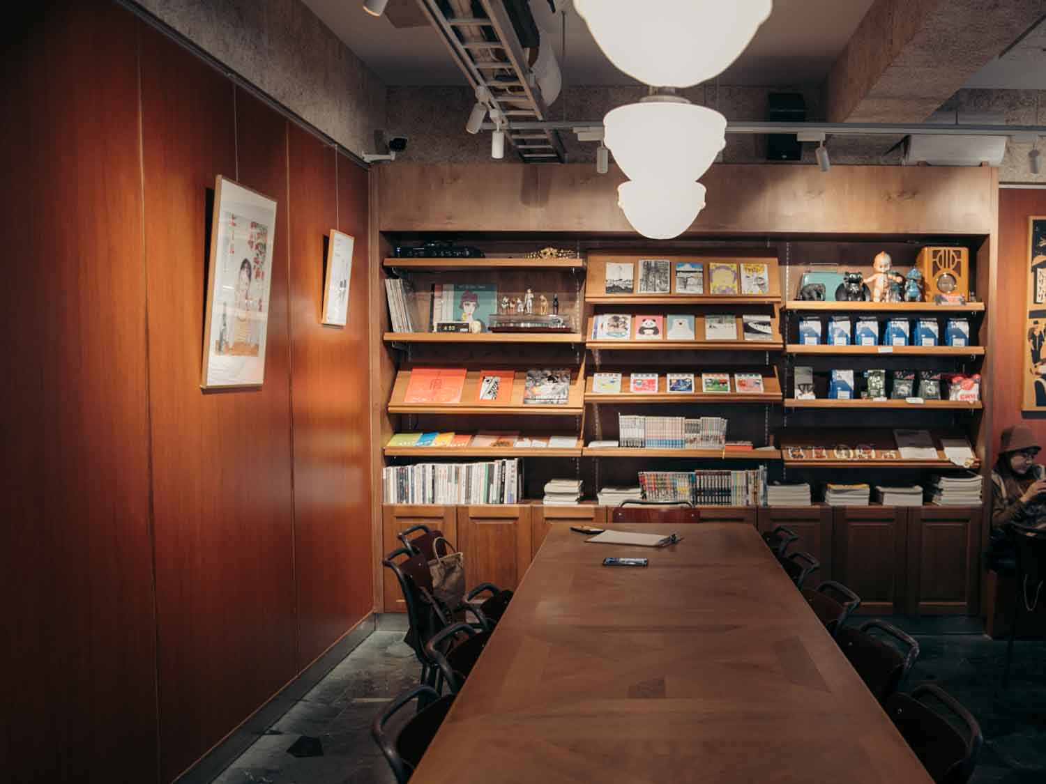 台南咖啡廳-Paripari apt. 穿越時空的魅力，老屋設計成民宿，結合摩登復古喫茶、質感選物店。